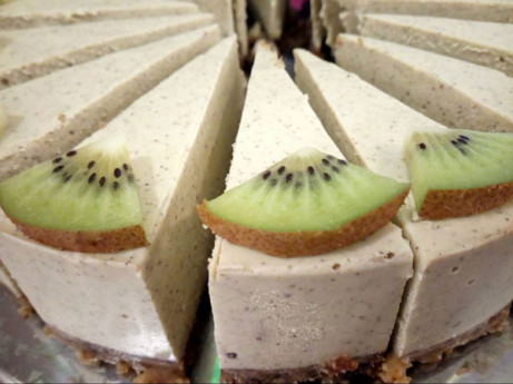 R-1057 Raw dort kiwi