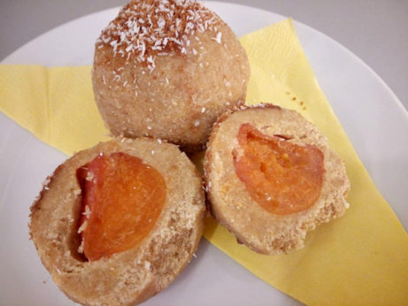 R-1220 Raw meruňkové knedlíky