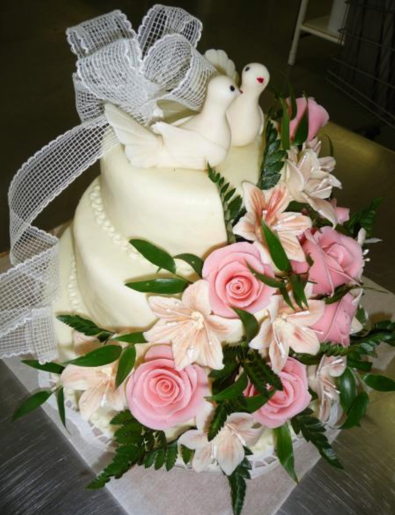 Svatební dort - hrdličky
