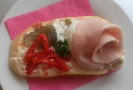 SK-001 Chlebíček šunkový s půlkou vejce